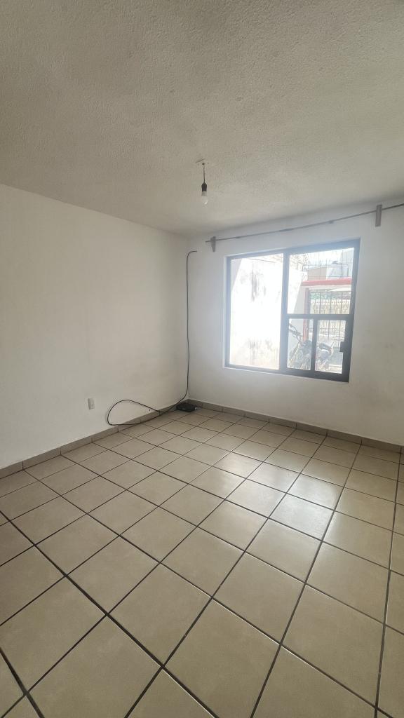 RENTA DEPARTAMENTO DE 3 RECÁMARAS 