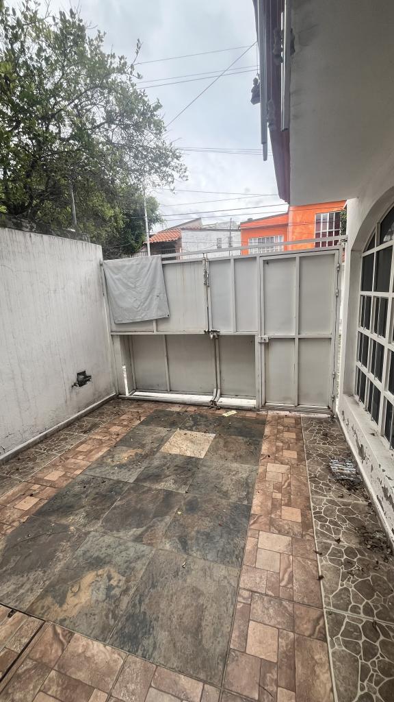 Casa de 4 recámaras col. Azteca. 