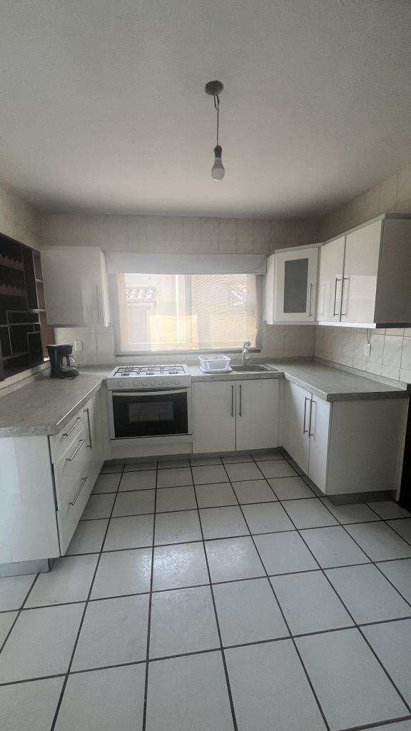 “Departamento en Renta 3 Recámaras | 180 m² | Cerca de Los Arcos