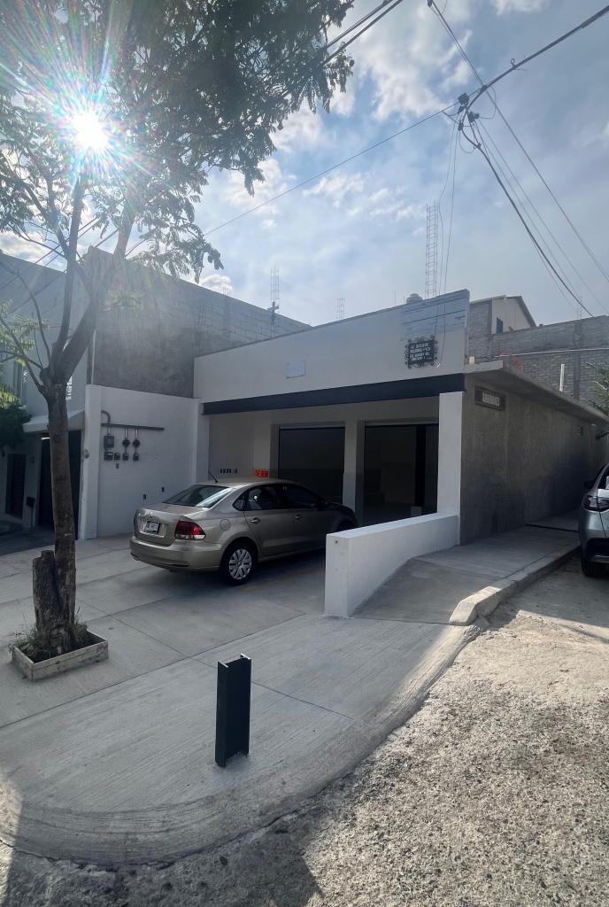 LOCAL COMERCIAL NUEVO EN RENTA | BOSQUES DEL CIMATARIO