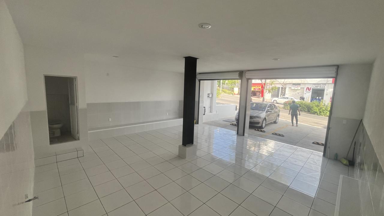 LOCAL COMERCIAL NUEVO EN RENTA | BOSQUES DEL CIMATARIO