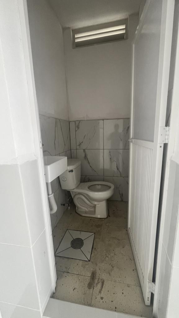 LOCAL COMERCIAL NUEVO EN RENTA | BOSQUES DEL CIMATARIO