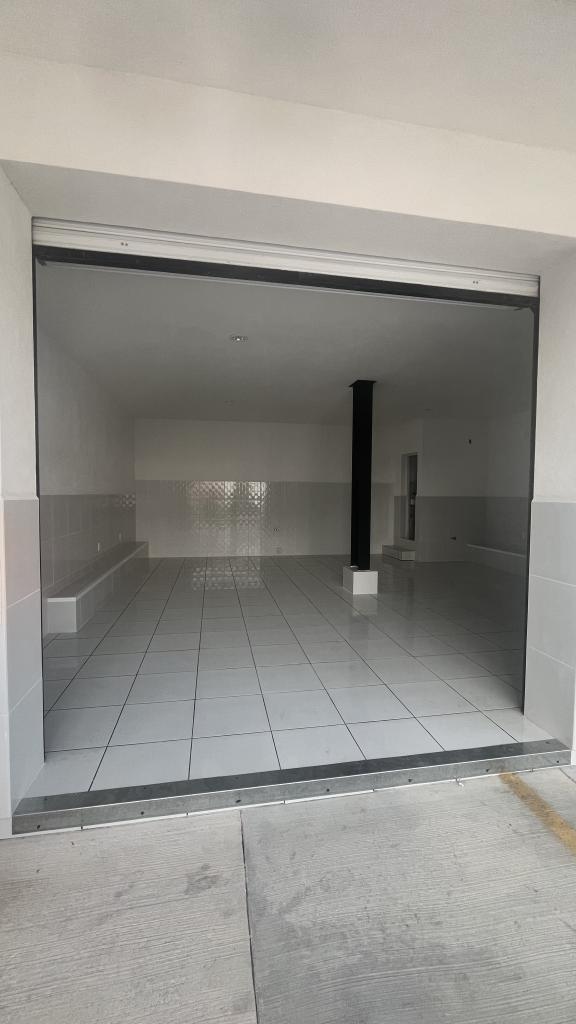 LOCAL COMERCIAL NUEVO EN RENTA | BOSQUES DEL CIMATARIO